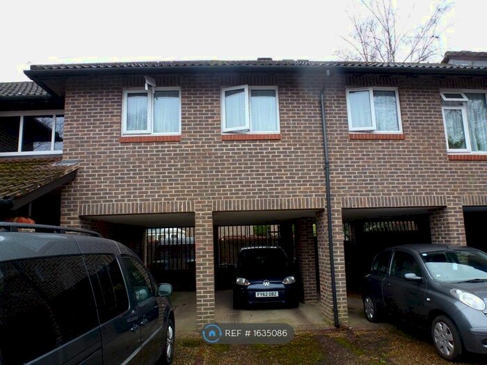 2 Bedroom Maisonette To Rent In Denmead Court, Bracknell, RG12