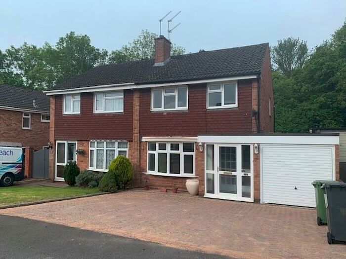 3 Bedroom Property To Rent In Croft Close, Redditch, B98