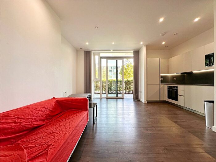 1 Bedroom Flat To Rent In Hartingtons Court, Coster Avenue, Hackney, N4