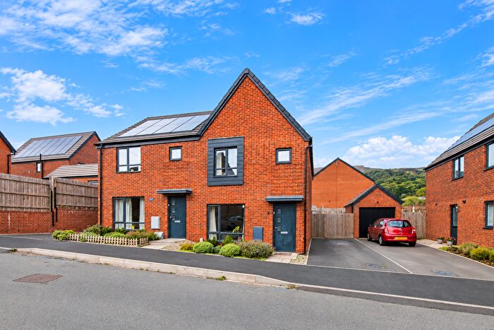 3 Bedroom Semi Detached House For Sale In Rebecca Close, Malvern, WR14