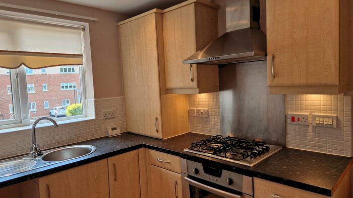 2 Bedroom Flat To Rent In Friars Rise, Whitley Bay, NE25
