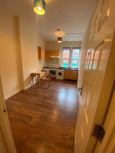 Studio To Rent In High Road, London, NW10