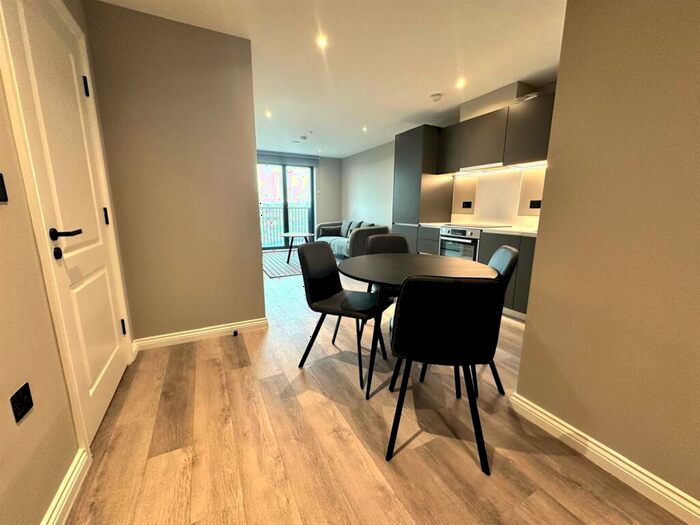 1 Bedroom Apartment To Rent In Springwell Gardens, Whitehall Road, Leeds City Centre, LS12