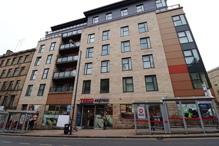 2 Bedroom Flat To Rent In Empress Buildings, Sunbridge Road, BD1