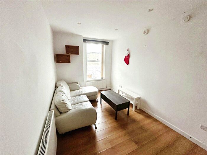 2 Bedroom Apartment For Sale In Somers Road, Southsea, Hampshire, PO5