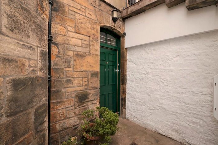 2 Bedroom Flat To Rent In Clifton Terrace, West End, Edinburgh, EH12