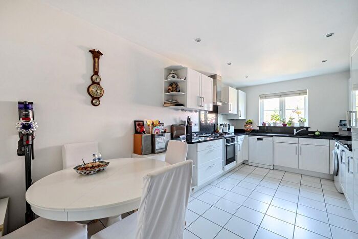 2 Bedroom Flat For Sale In Hedgerley Lane, Gerrards Cross, Buckinghamshire, SL9