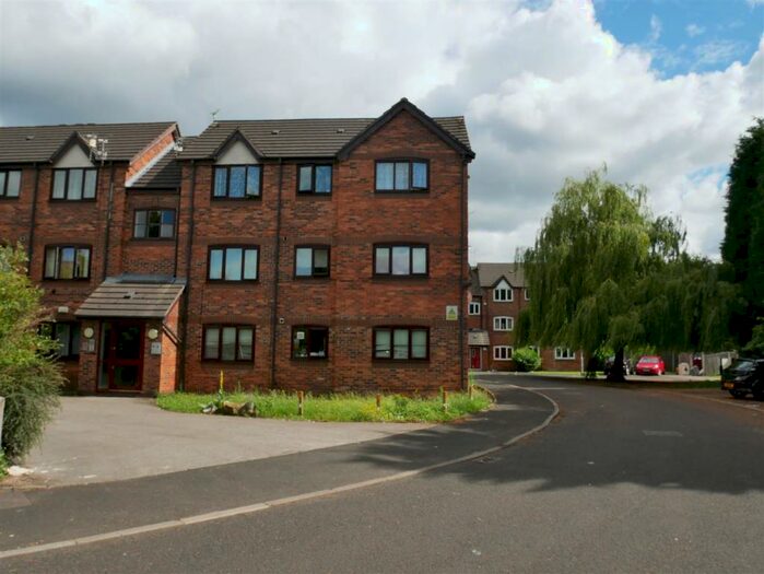2 Bedroom Apartment To Rent In Woodnewton Close, Manchester, M18