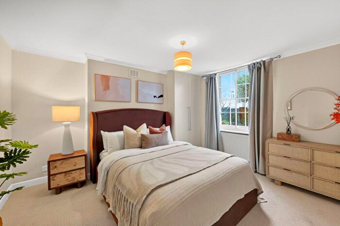 1 Bedroom Flat To Rent In Cantelowes Road, Camden, NW1