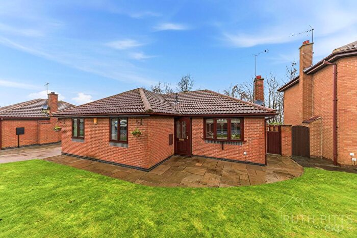 3 Bedroom Bungalow For Sale In Meadow Croft, Hemsworth, WF9