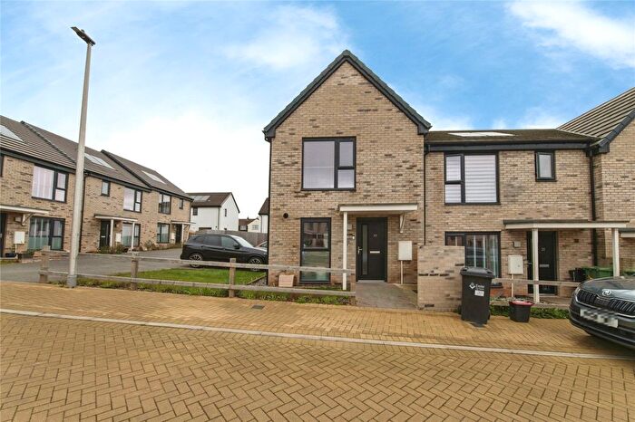 2 Bedroom End Terrace House For Sale In Alder Drive, Exeter, Devon, EX1