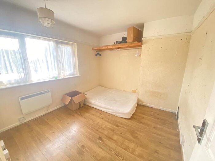 3 Bedroom End Of Terrace House For Sale In Broxtowe Lane, Nottingham, NG8