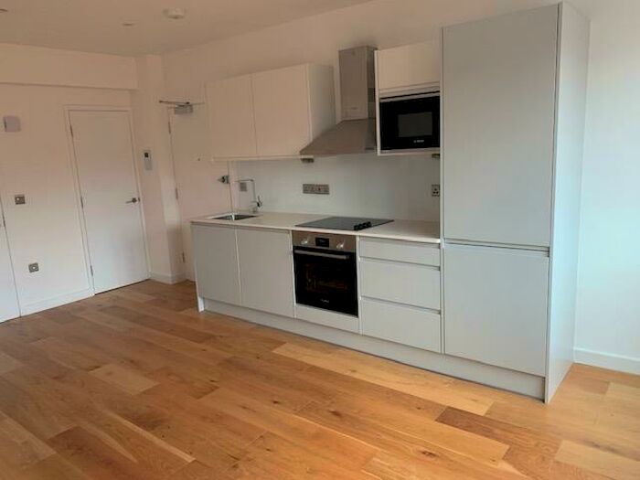 1 Bedroom Apartment To Rent In High Street, Maidenhead, SL6