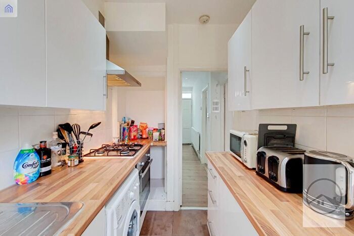 4 Bedroom Terraced House To Rent In Seely Road, London, SW17