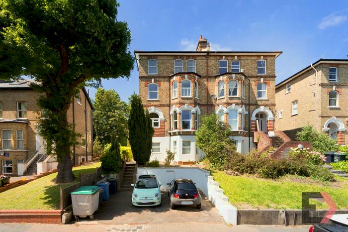 1 Bedroom Apartment To Rent In Thicket Road, London, SE20