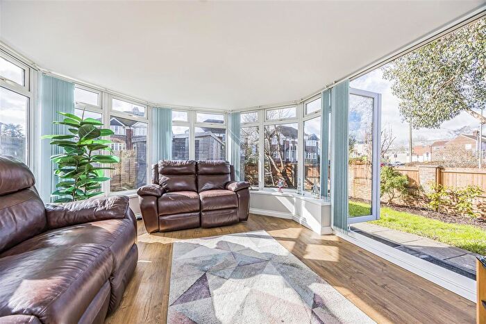 4 Bedroom Detached House For Sale In Warfield Avenue, Waterlooville, PO7