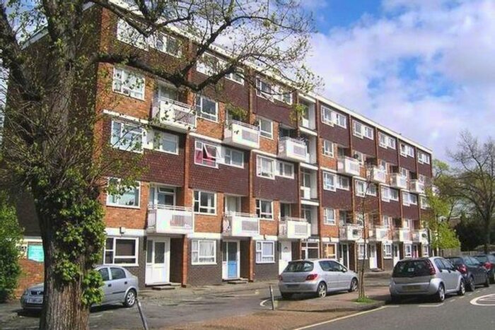 4 Bedroom Flat To Rent In Denmark Road, Kingston Upon Thames, KT1