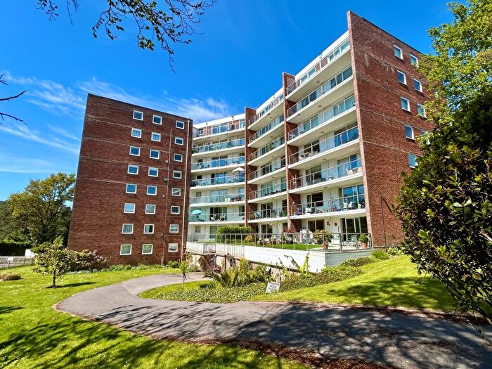 2 Bedroom Apartment For Sale In Sandbourne Road, Alum Chine, BH4