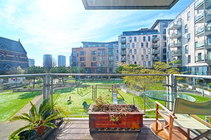 2 Bedroom Flat For Sale In Baythorne House, Canning Town, E16