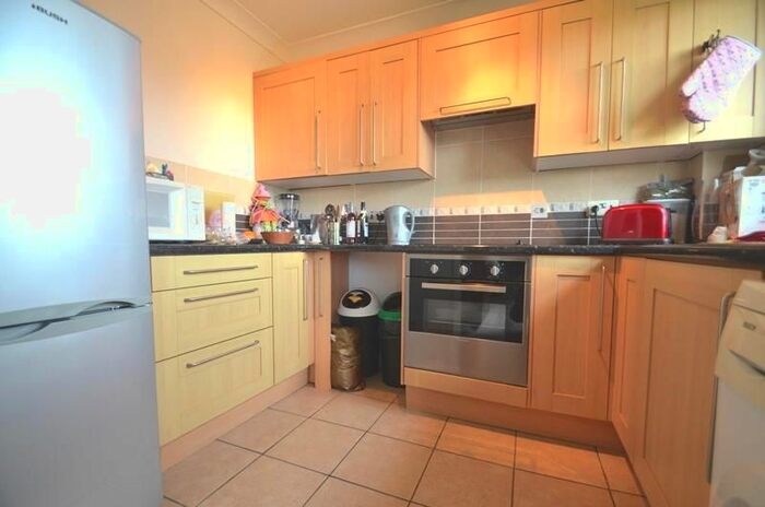 1 Bedroom Maisonette To Rent In Beech Avenue, Ruislip, HA4