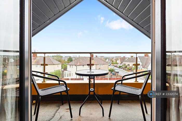 2 Bedroom Flat To Rent In Cricket Road, Oxford, OX4