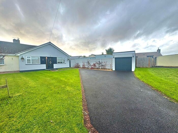 2 Bedroom Semi Detached Bungalow For Sale In Saxondale Avenue, Burnham-On-Sea, TA8