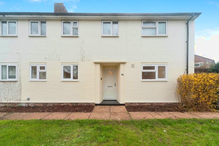 2 Bedroom Flat To Rent In Holmwood Road, Chessington, Surrey, KT9