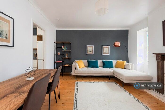 2 Bedroom Flat To Rent In West Bow, Edinburgh, EH1