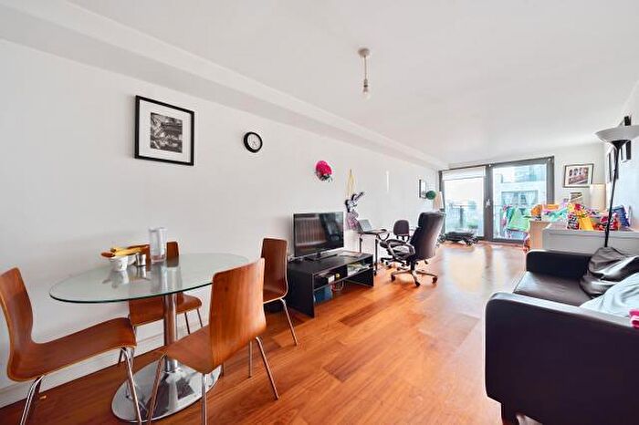 1 Bedroom Apartment For Sale In High Street, Slough, SL1
