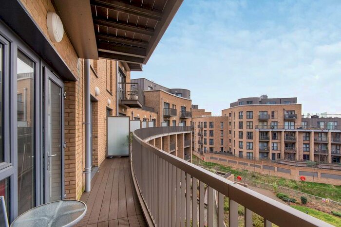 1 Bedroom Flat To Rent In Whitestone Way, Waddon, Croydon, CR0