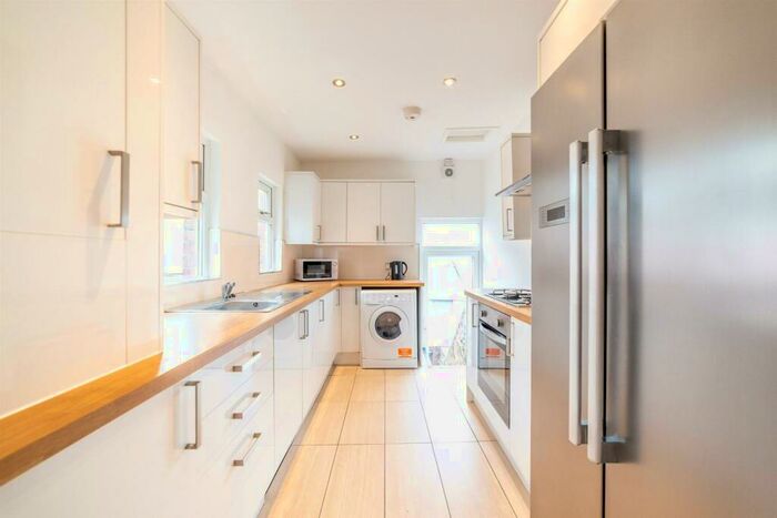 6 Bedroom Maisonette To Rent In £pppw - Goldspink Lane, Sandyford, NE2