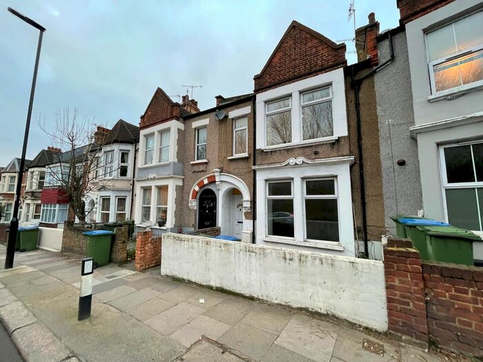 5 Bedroom Terraced House To Rent In Hillreach, London SE18