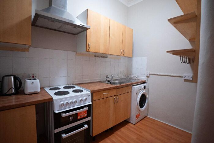 2 Bedroom Flat To Rent In Lawrie Street, Glasgow, G11