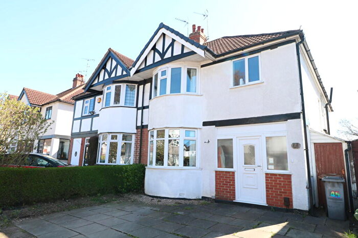 3 Bedroom Semi-Detached House For Sale In Sandy Hill Road, Shirley, B90