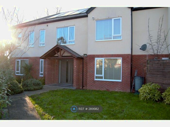 4 Bedroom Semi-Detached House To Rent In Richmond Road, Kingston Upon Thames, KT2