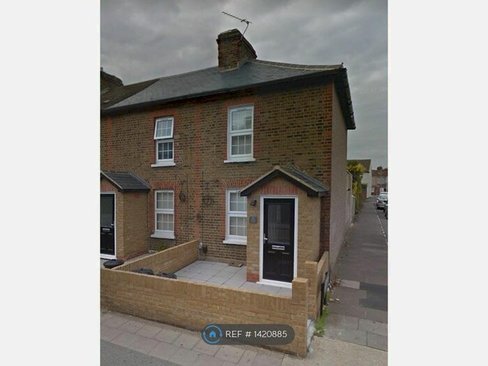 2 Bedroom End Of Terrace House To Rent In Tanners Lane, Ilford, IG6
