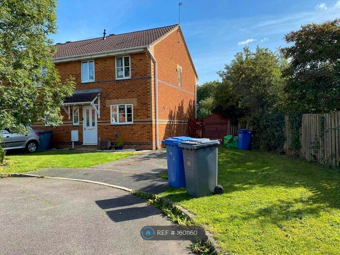 3 Bedroom End Of Terrace House To Rent In Redgrave Close, Kettering, NN15