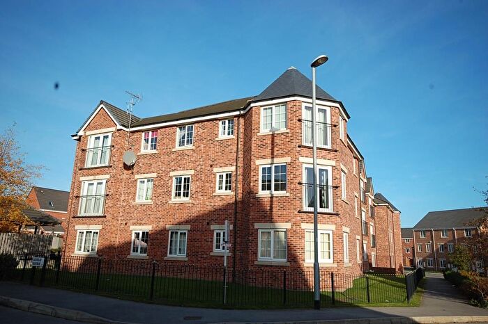 2 Bedroom Flat To Rent In New Forest Way, Leeds, West Yorkshire, LS10