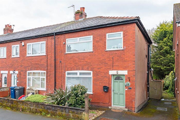 3 Bedroom End Terrace House For Sale In Crown Street, Farington, Leyland, PR25