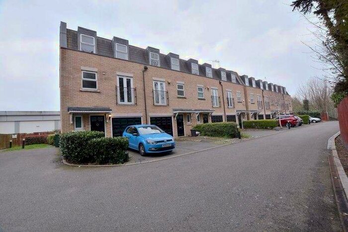 3 Bedroom End Of Terrace House To Rent In Hogarth Close, Uxbridge, UB8