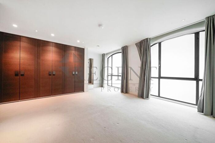 2 Bedroom Apartment To Rent In Chelsea Wharf, Lots Road, SW10