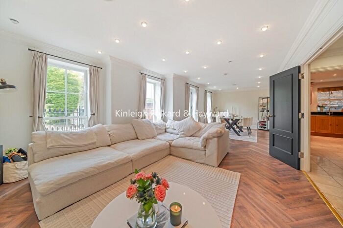 2 Bedroom Flat For Sale In Widmore Road, Bromley, BR1