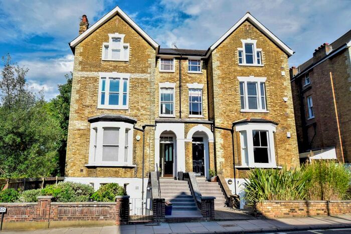 2 Bedroom Flat To Rent In Church Road, Richmond, TW10
