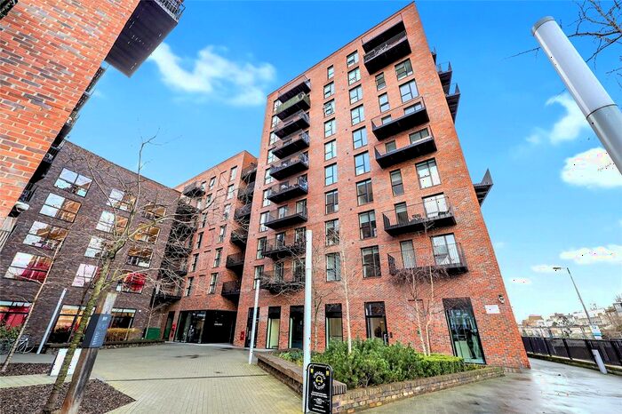 2 Bedroom Flat To Rent In Martel Place, London, E8