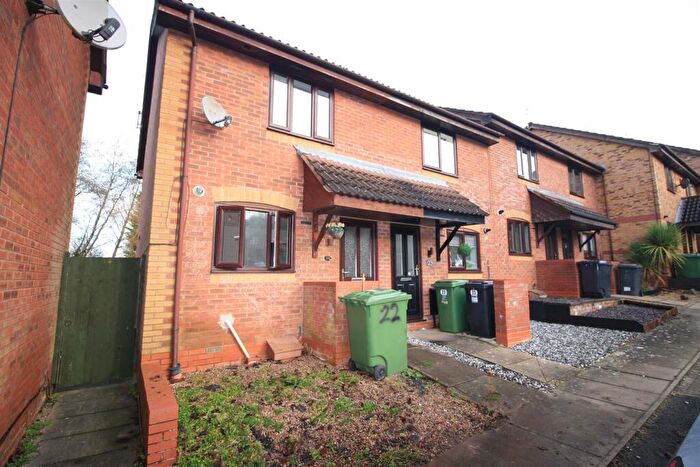 2 Bedroom Semi Detached House To Rent In Ashmores Close, Redditch, B97