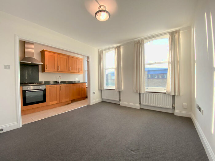 2 Bedroom Flat To Rent In Milkwood Road, London, SE24