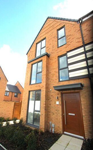 3 Bedroom Semi Detached House To Rent In Henley Approach, Northfleet, Gravesend, Kent, DA11