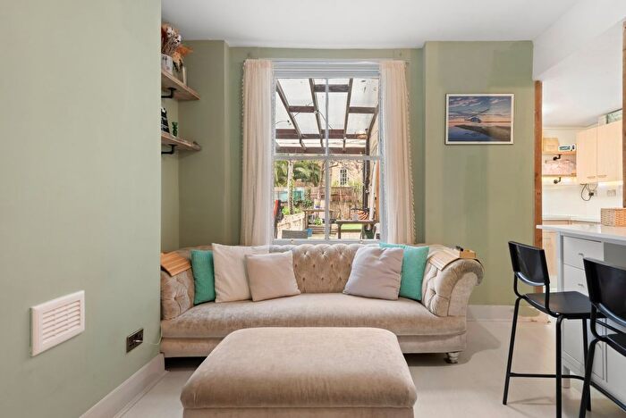 1 Bedroom Flat To Rent In Ferntower Road, Newington Green, N5