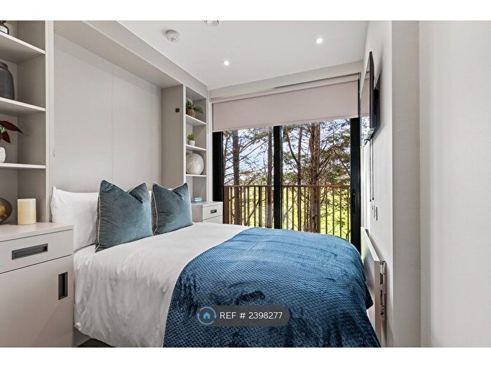 Studio To Rent In Hanger Lane, London, W5