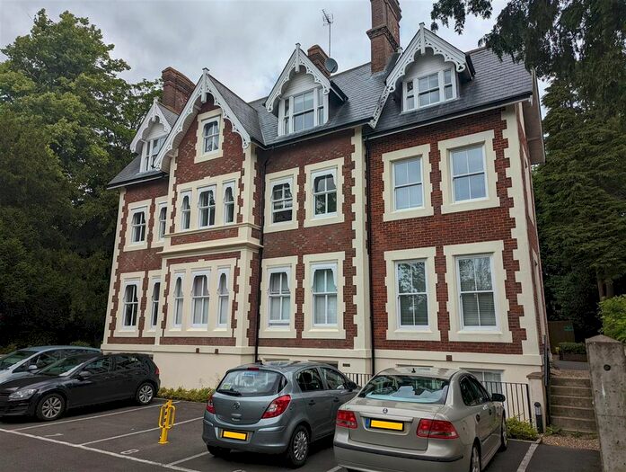2 Bedroom Flat To Rent In Calverley Park Gardens, Tunbridge Wells, TN1